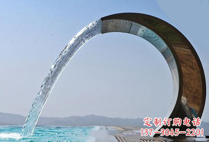 南阳精美不锈钢喷水圆环雕塑