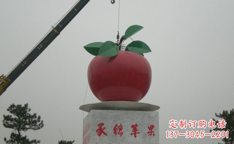 南阳精致不锈钢苹果雕塑