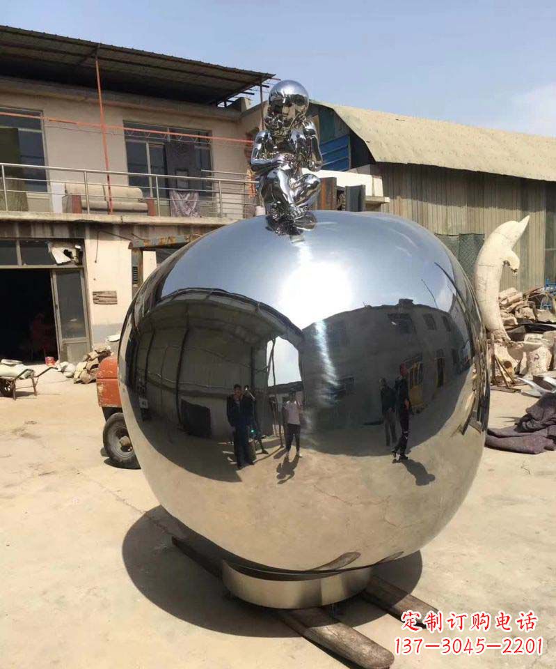 南阳精美不锈钢苹果雕塑