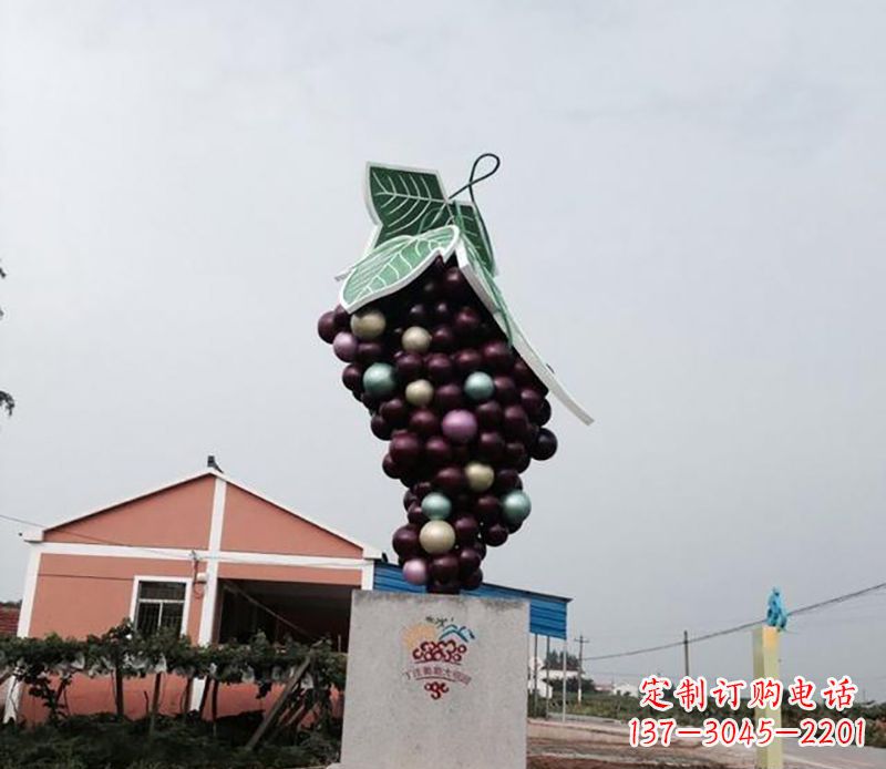 南阳精美绝伦的不锈钢葡萄雕塑