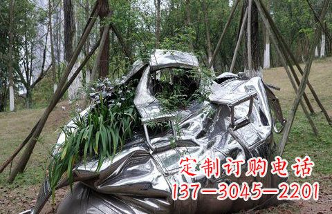 南阳不锈钢手提包雕塑2