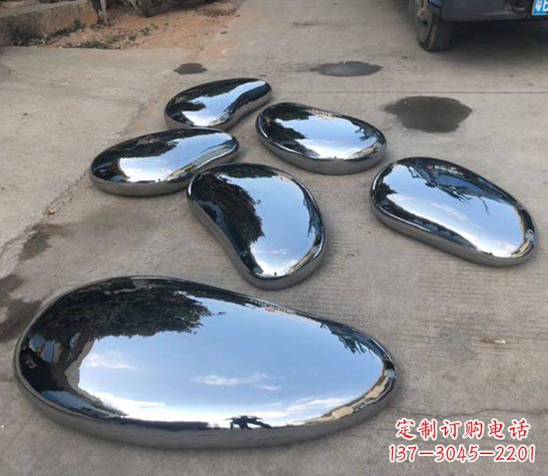 南阳水滴雕塑——不锈钢的精美之作