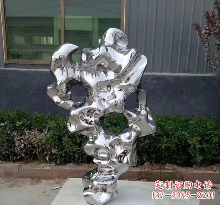 南阳精美太湖石雕塑,给环境带来灿烂光彩