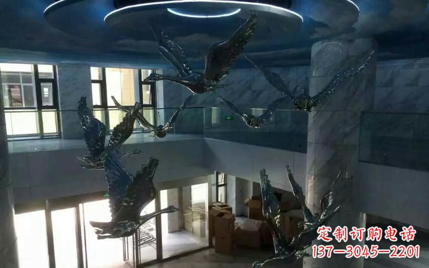 南阳不锈钢天鹅雕塑赋予室内空间灵动之美