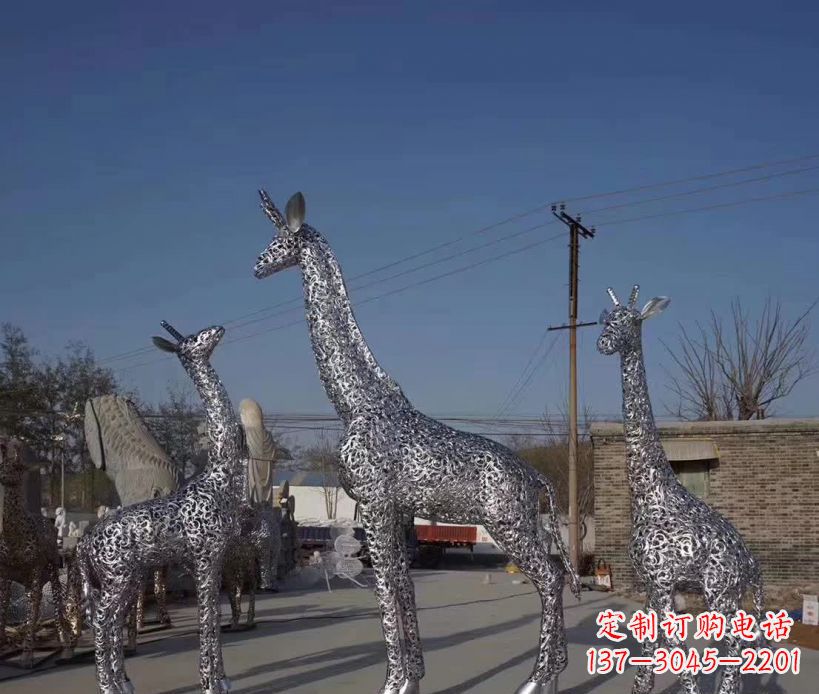 南阳不锈钢镂空雕塑长颈鹿