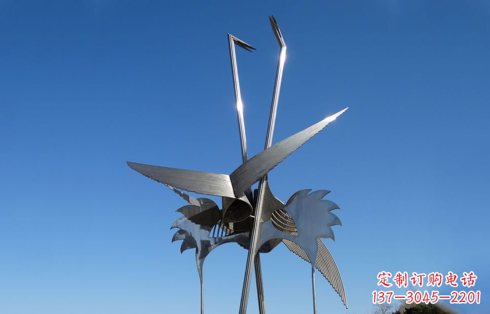 南阳不锈钢鸵鸟雕塑精美外形、传神表现