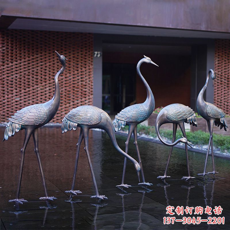南阳不锈钢仙鹤飞翔雕塑