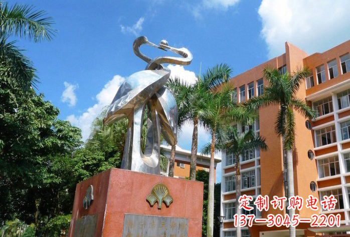 南阳不锈钢仙鹤雕塑美丽而神秘