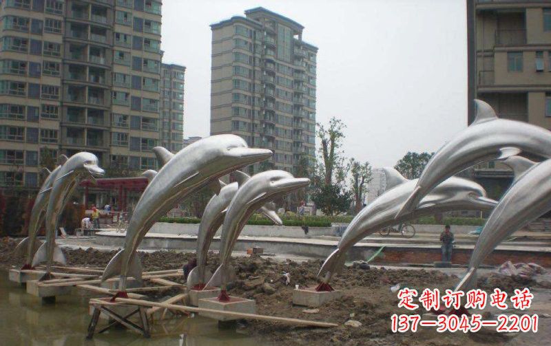 南阳海豚雕塑——欣赏不锈钢小区的精美绝伦