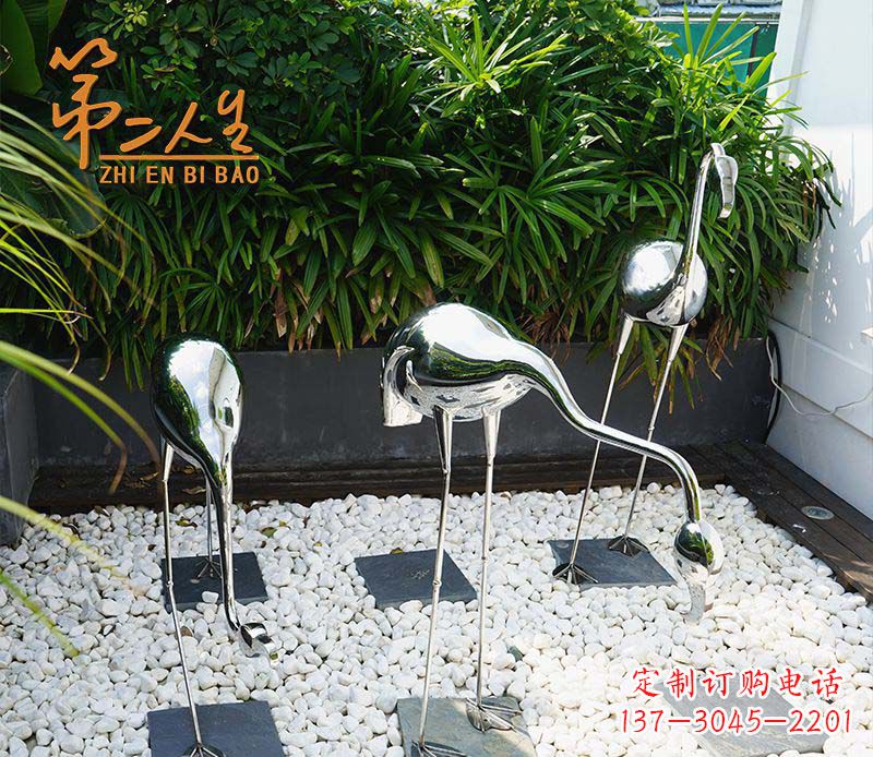 南阳不锈钢仙鹤雕塑象征着吉祥和美景