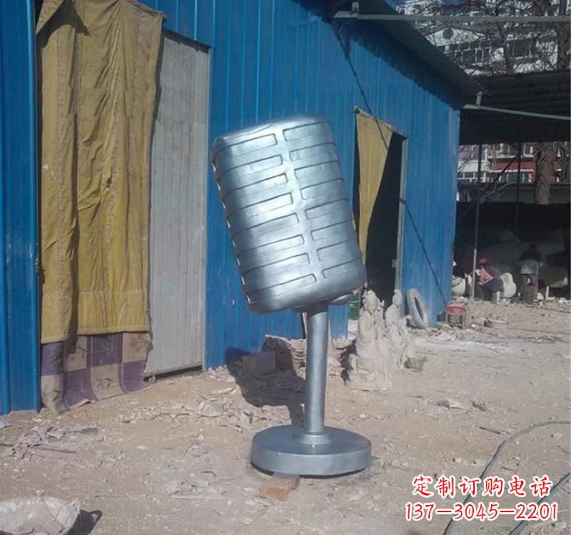 南阳不锈钢艺术话筒雕塑——传承精神文化