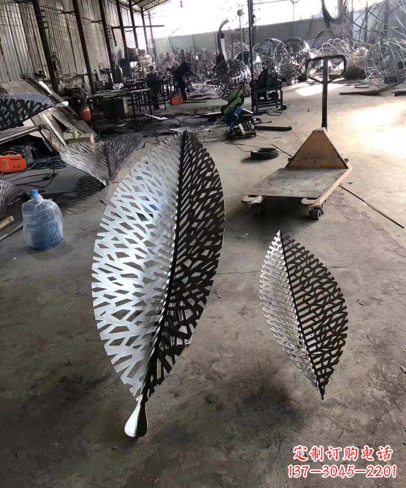 南阳不锈钢美妙的艺术树叶雕塑