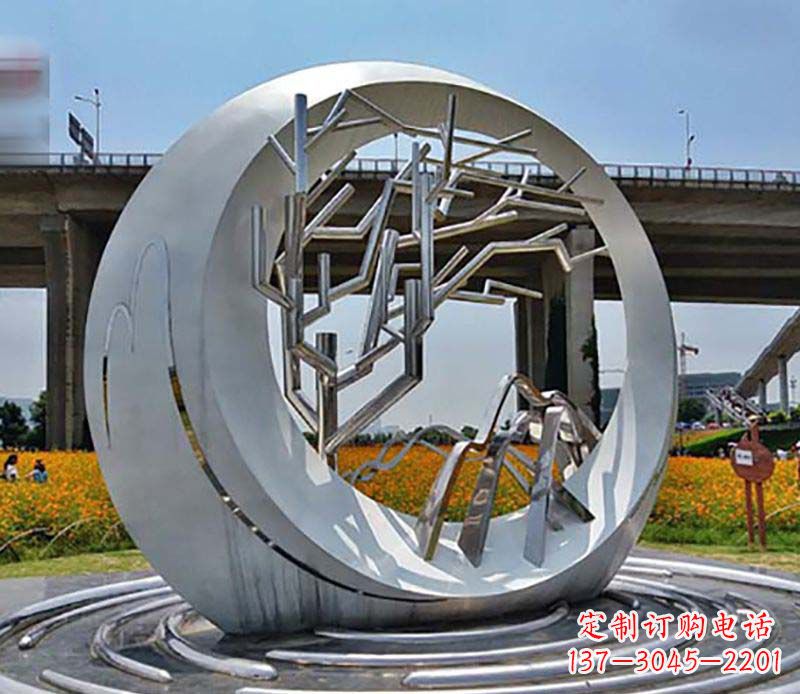 南阳不锈钢异形圆环雕塑