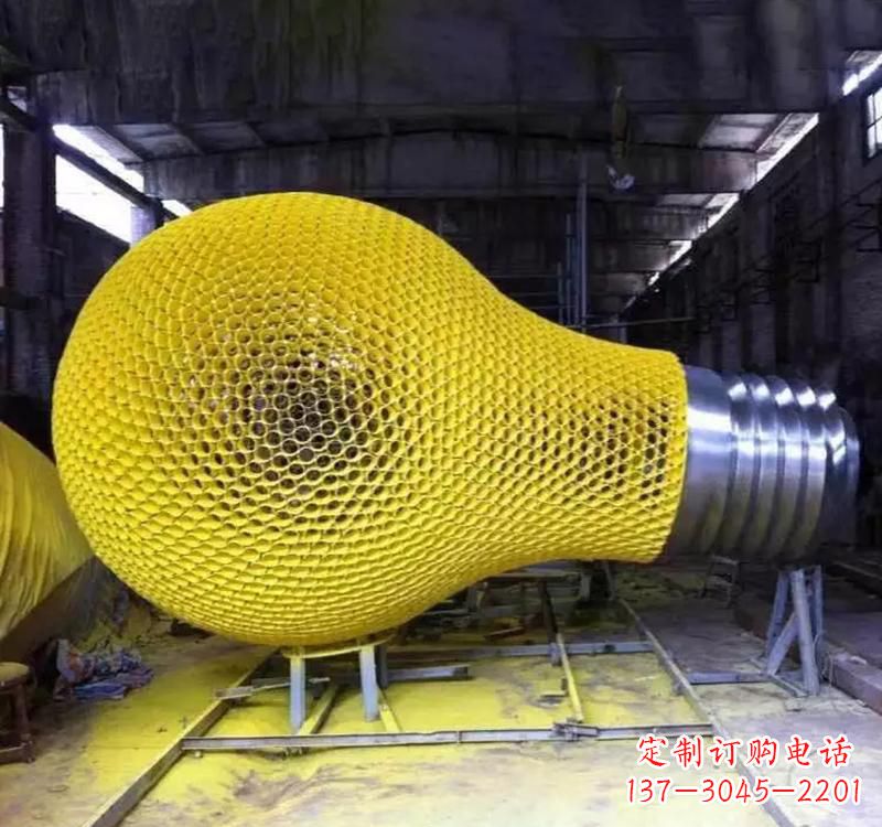 南阳不锈钢园林创意灯泡雕塑