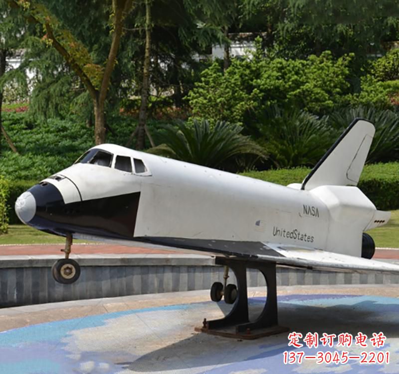 南阳不锈钢园林飞机雕塑
