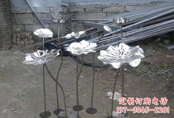 南阳不锈钢荷叶雕塑给园林增添美感