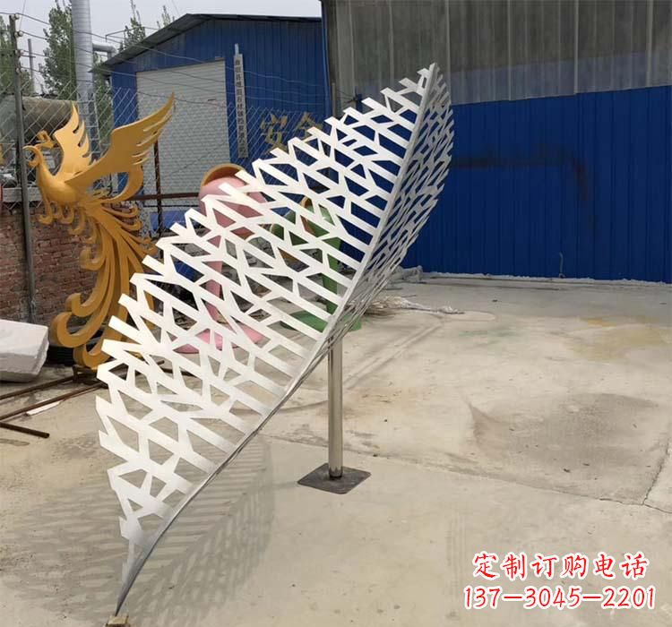 南阳不锈钢园林树叶雕塑