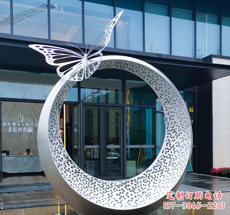 南阳不锈钢园林戒指雕塑