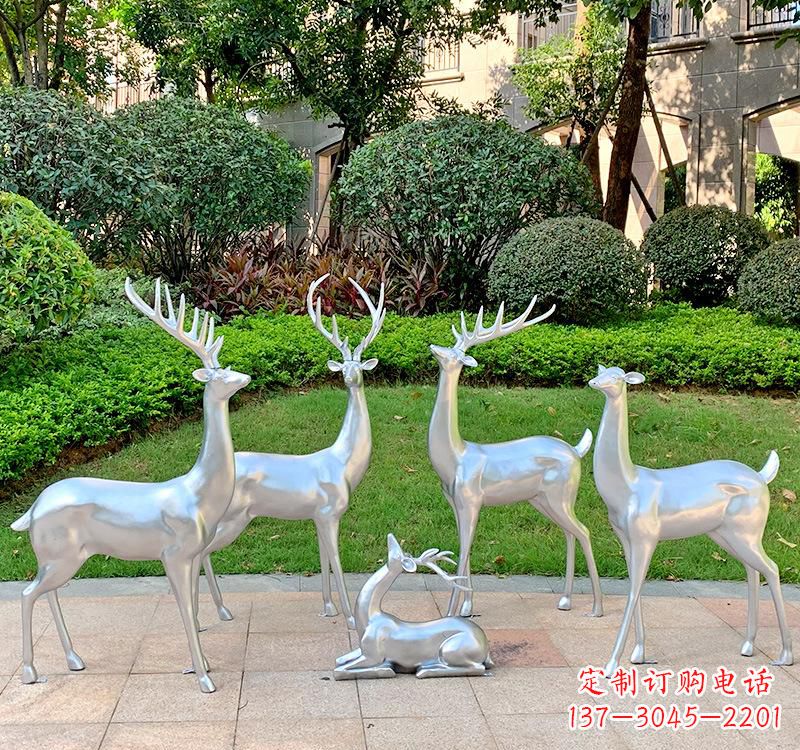 南阳不锈钢园林小鹿雕塑美丽的艺术点缀