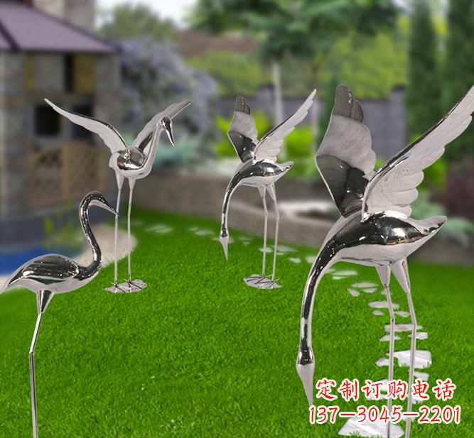 南阳不锈钢园林展翅仙鹤雕塑给人们带来神秘的艺术之美