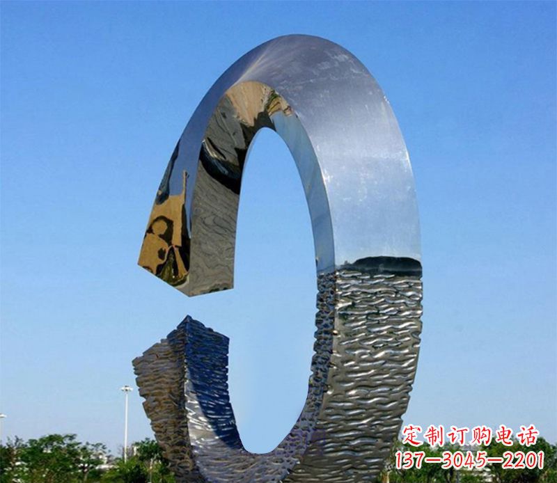 南阳环绕着美好的景观雕塑
