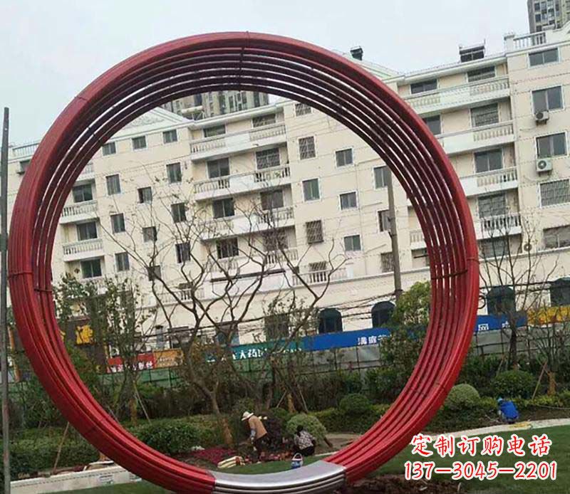 南阳不锈钢圆环雕塑精致而经久耐用
