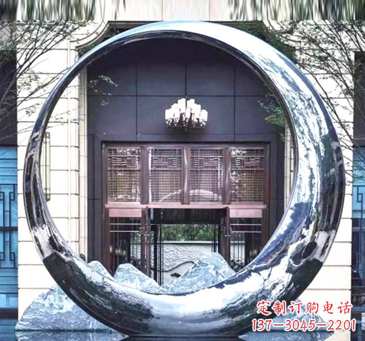 南阳精美的不锈钢圆环雕塑