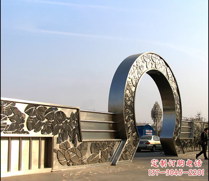 南阳不锈钢圆形拱门企业雕塑