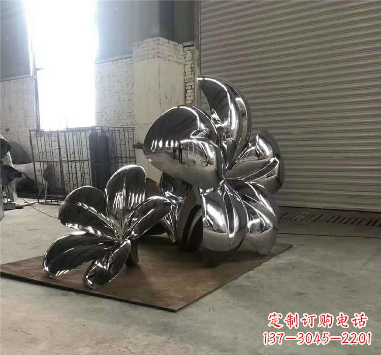 南阳不锈钢植物镜面荷花雕塑——艺术的精美结晶