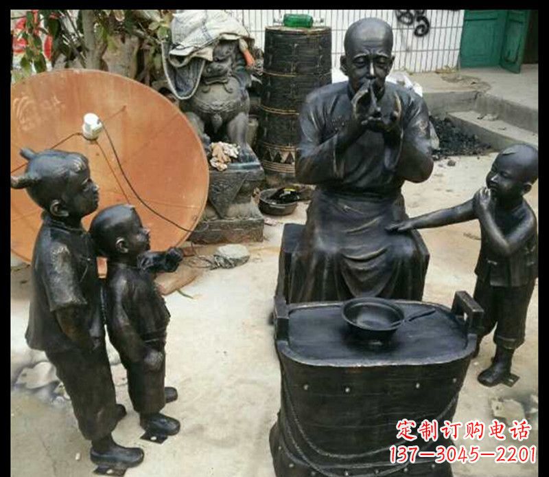南阳糖果街上的铜雕精灵