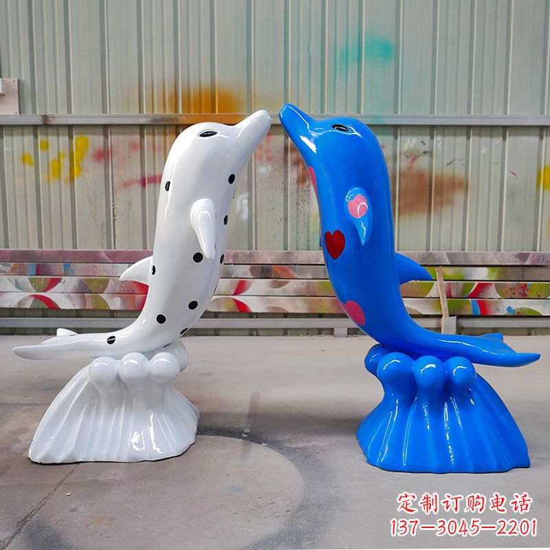 南阳彩绘玻璃钢海豚雕塑,一蓝一白2只