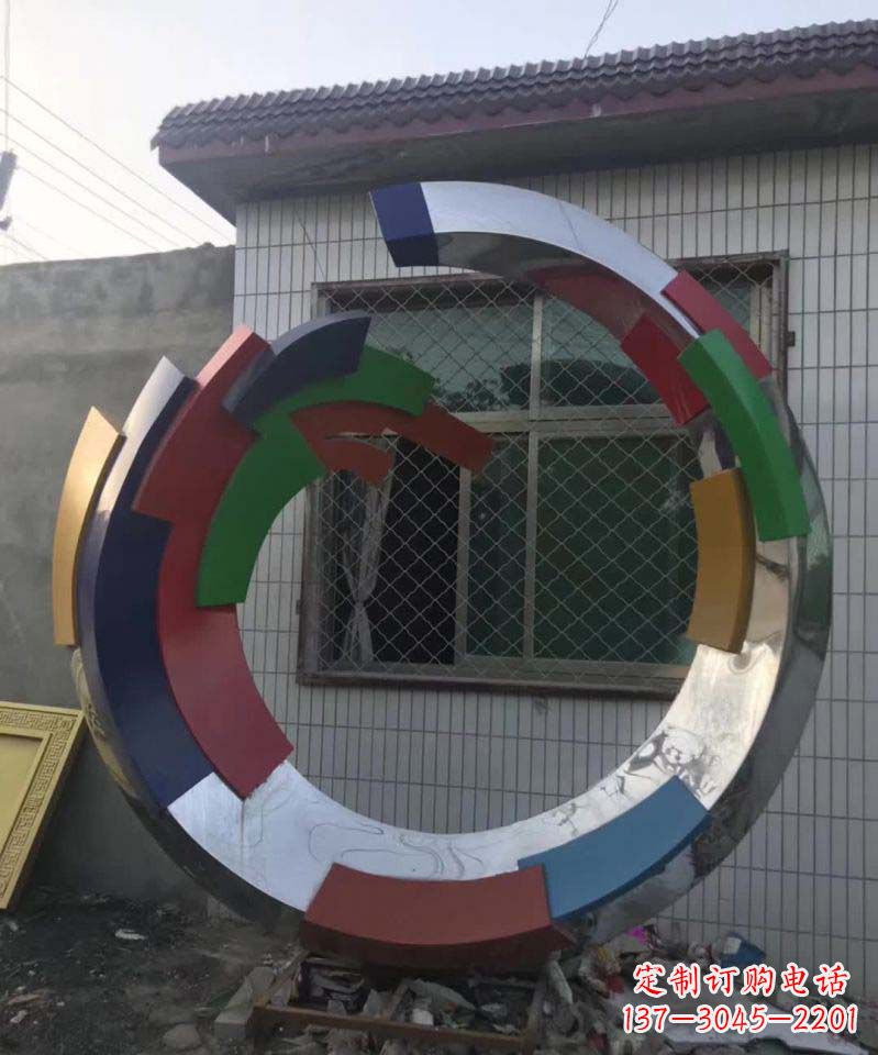 南阳彩色不锈钢抽象圆环雕塑
