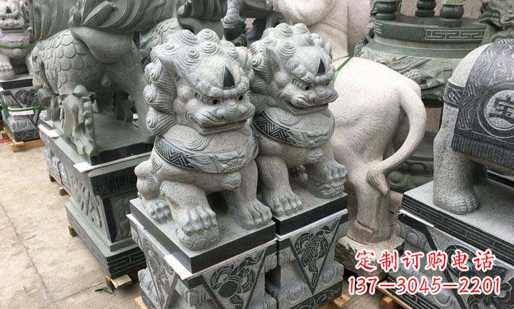 南阳瑞士狮子门口雕塑