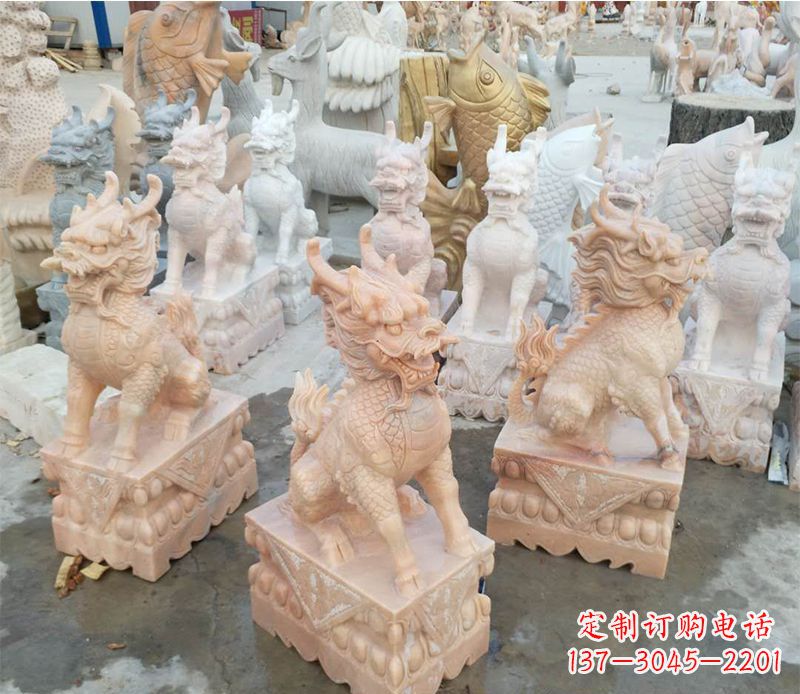 南阳踩球晚霞红门口镇宅石雕麒麟