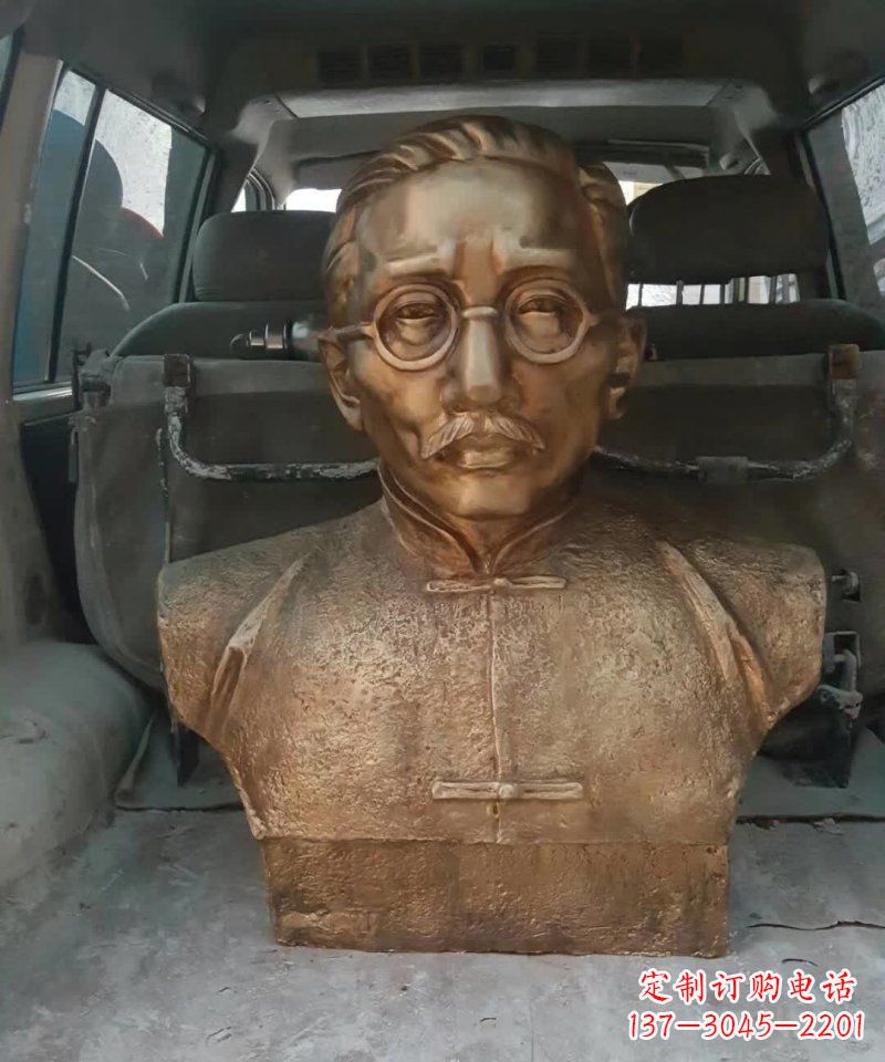 南阳蔡元培铜雕缅怀一位先驱者
