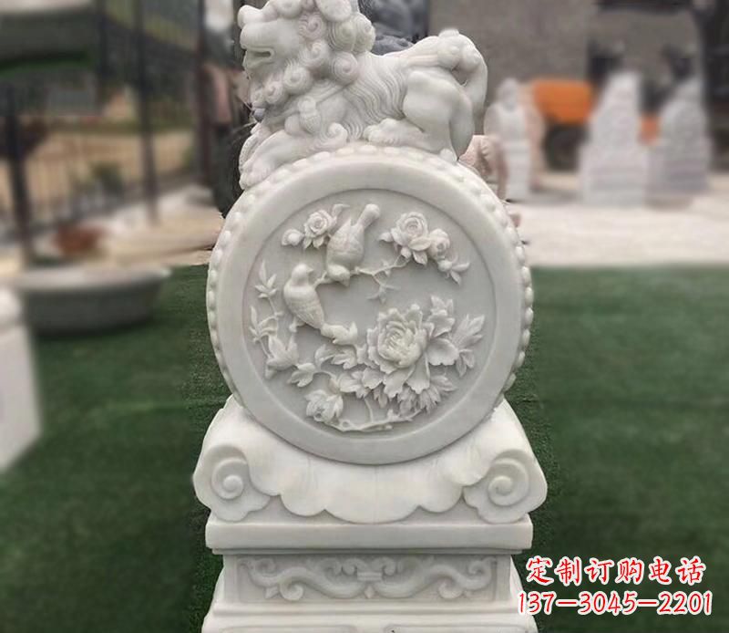 南阳草白玉麒麟浮雕门墩