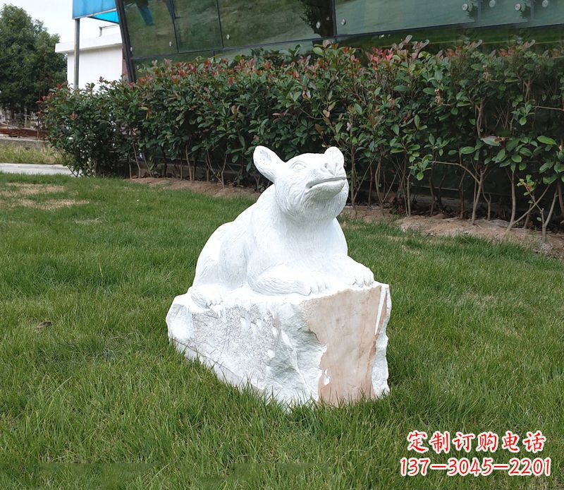 南阳草丛之灵狗熊石雕
