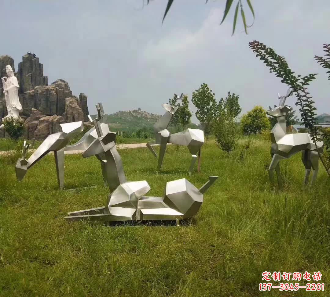 南阳不锈钢锻造的小鹿雕塑