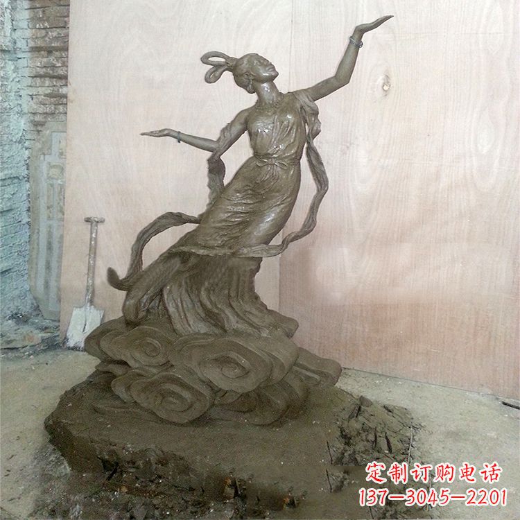 南阳嫦娥雕塑泥稿