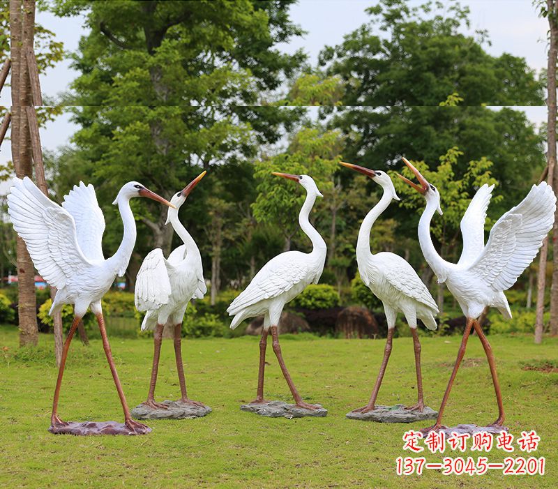南阳精美仙鹤雕塑——玻璃钢材质的绝美佳作