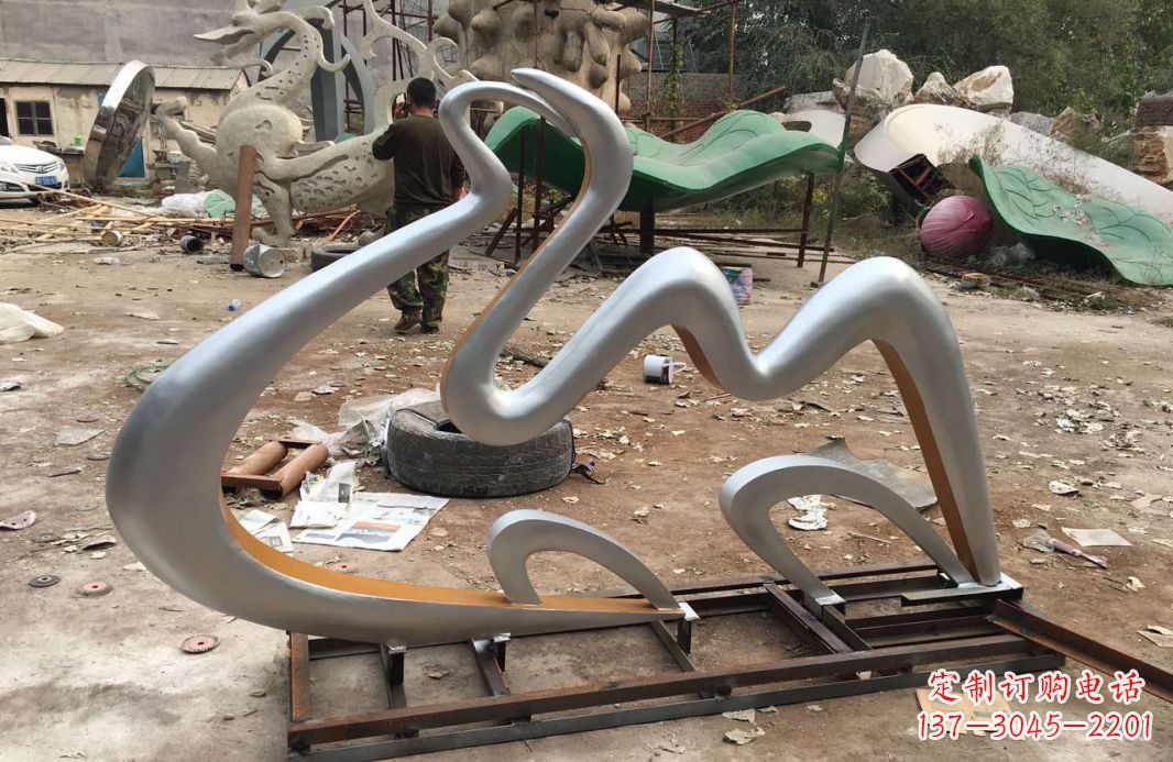 南阳不锈钢简约骆驼雕塑传承城市文化