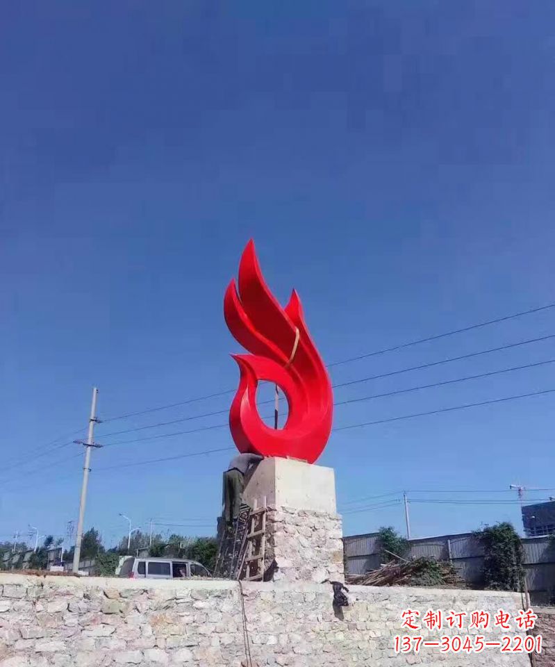 南阳凤凰雕塑点缀城市的不锈钢景观