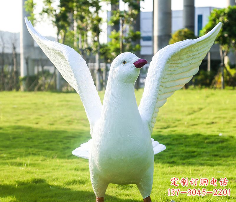南阳和平鸽雕塑传递和平信息