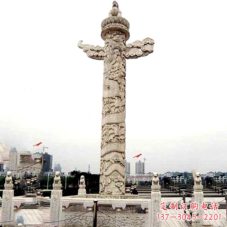 南阳城市广场华表石柱