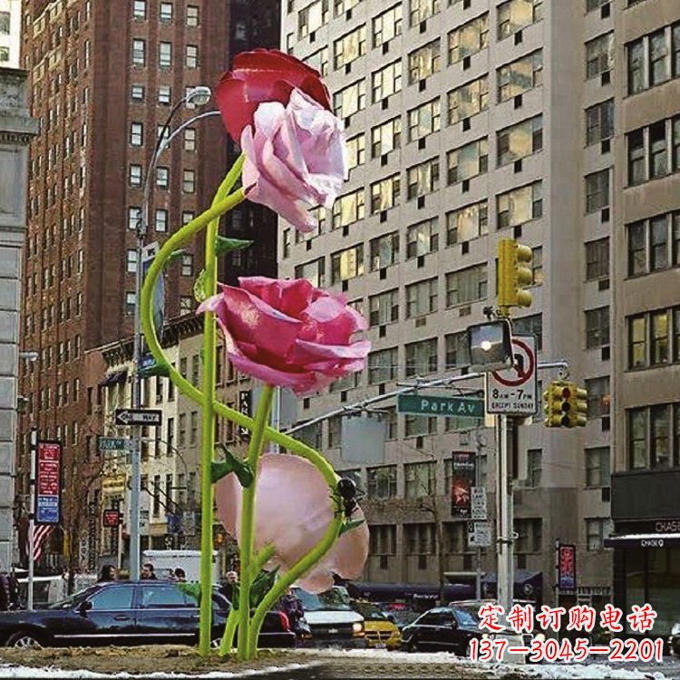 南阳美丽的城市玫瑰雕塑