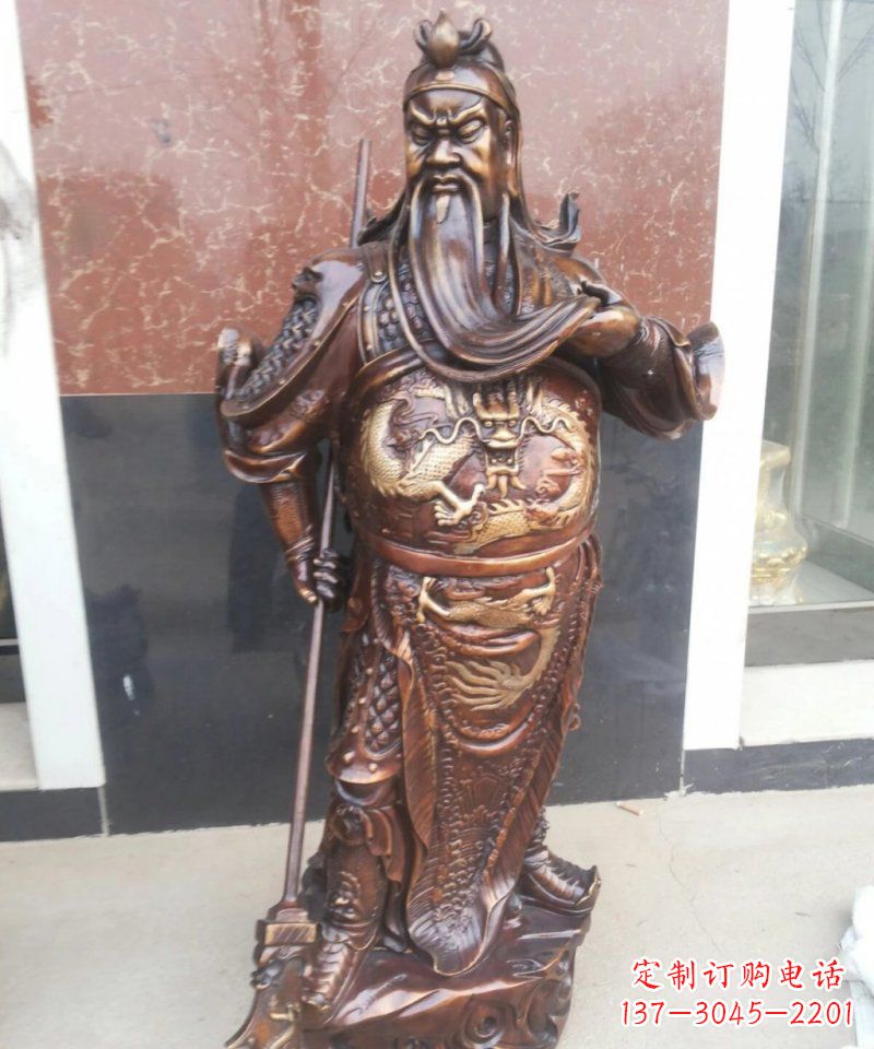 南阳此关公雕塑