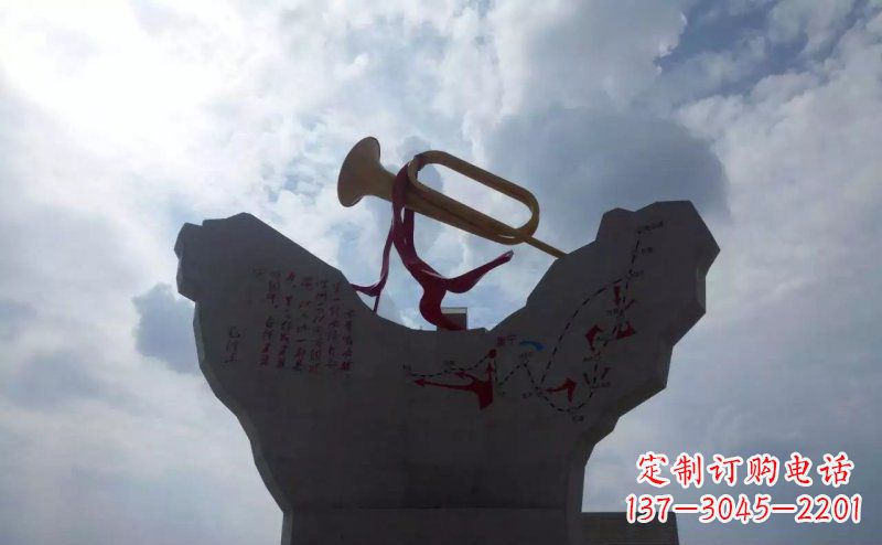 南阳革命烈士冲锋号雕塑让革命历史长存