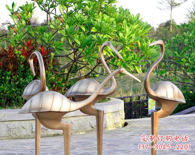 南阳丹顶鹤雕塑传承悠久的中国传统艺术