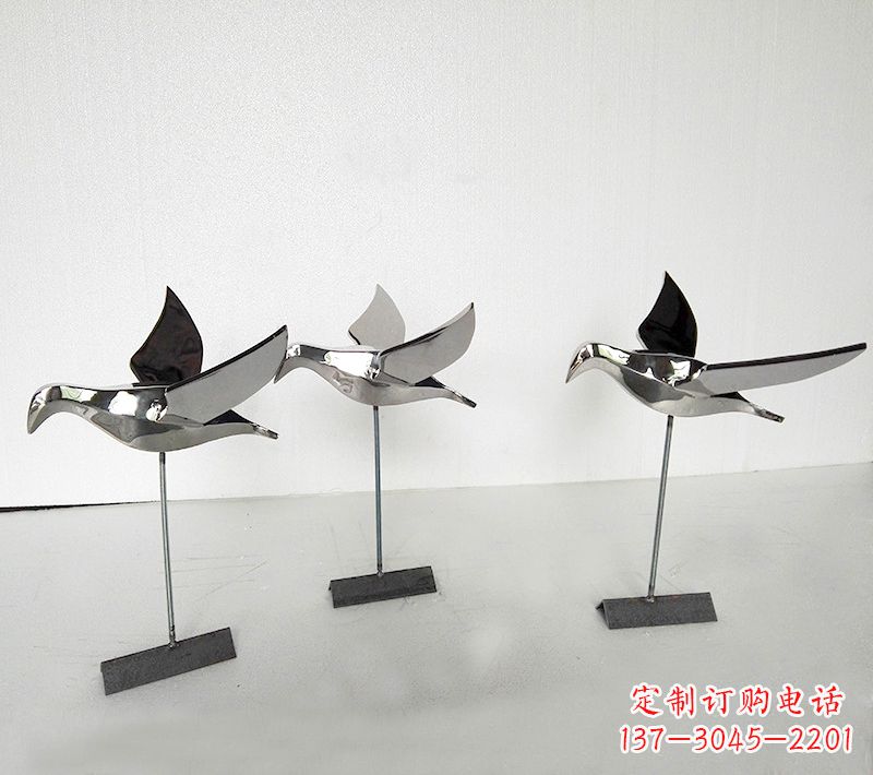 南阳抽象的展翅鸽子不锈钢插件公园草坪草丛动物雕塑