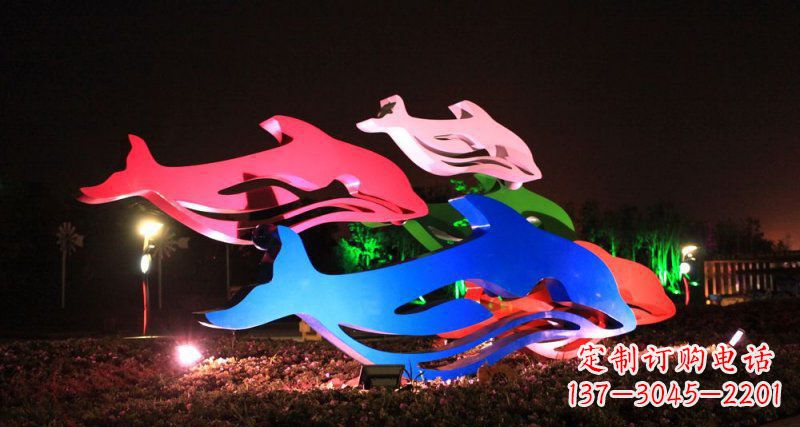 南阳海豚雕塑传承海洋文化